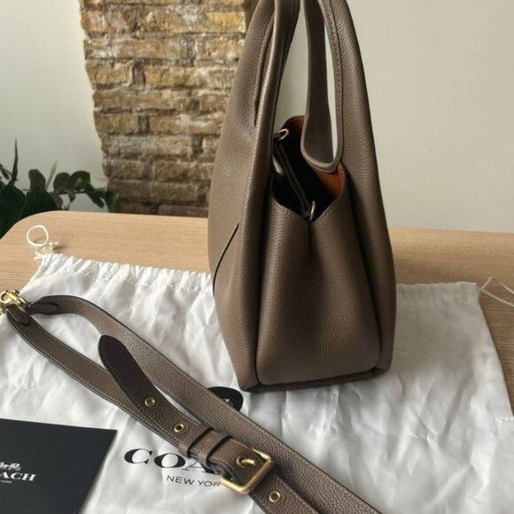 Coach Lana Shoulder Bag 23 - Picture 5 of 10